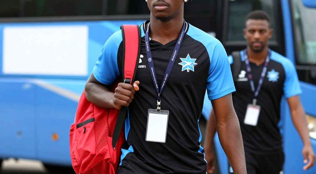 लाहौर में शाहीन के चार विकेट असली हैं, पर इंग्लैंड का 241 टॉप-ऑर्डर के ढहने की कहानी है